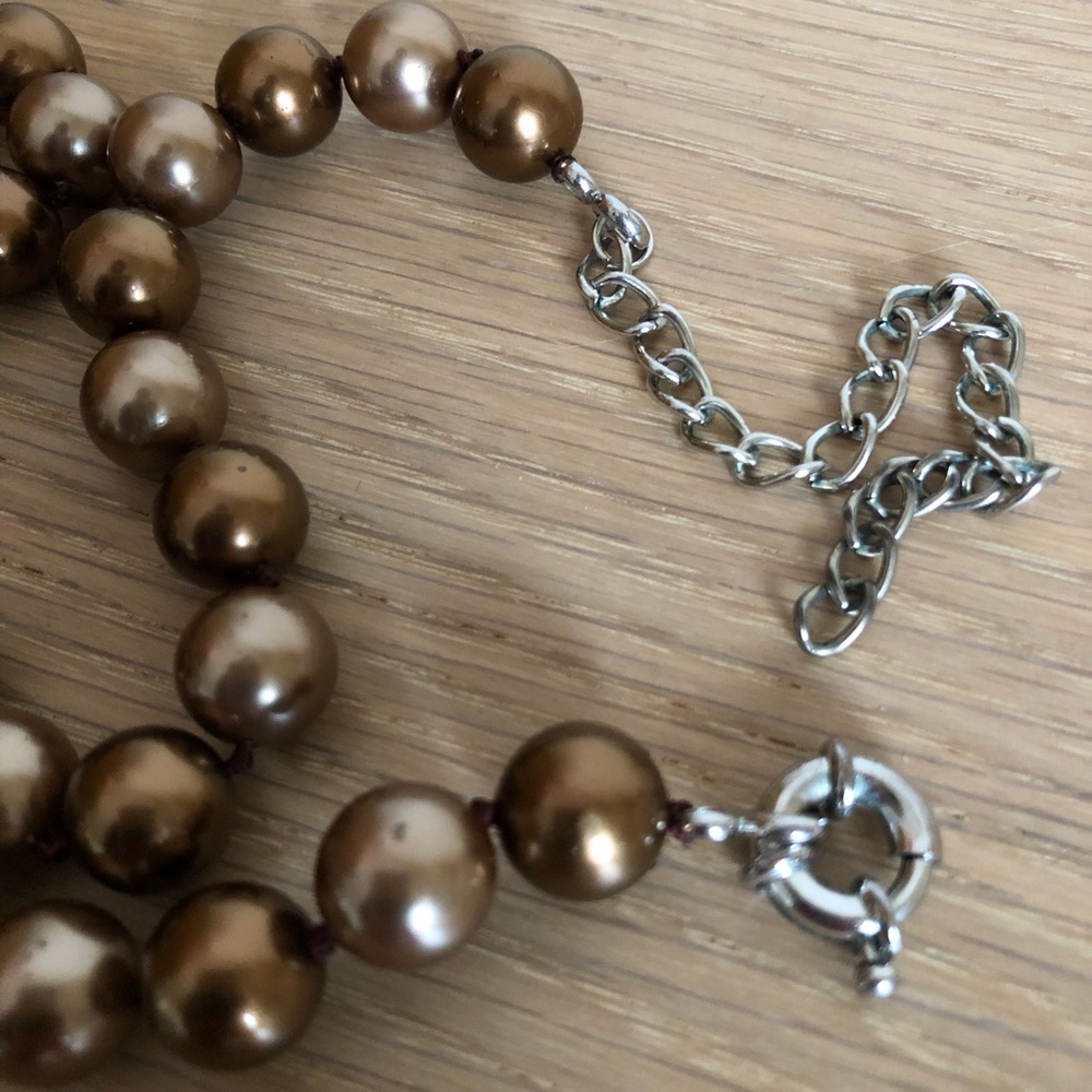 Brown faux pearl necklace - Picture 8 of 8